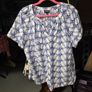 Jones New York Blue Floral Print Short Sleeve Blouse